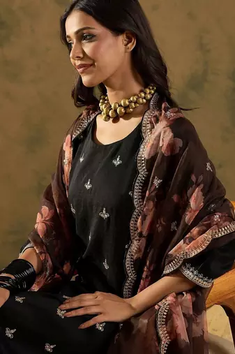 Women Ethnic Motifs Embroidered Regular Kurta with Trousers & With Dupatta