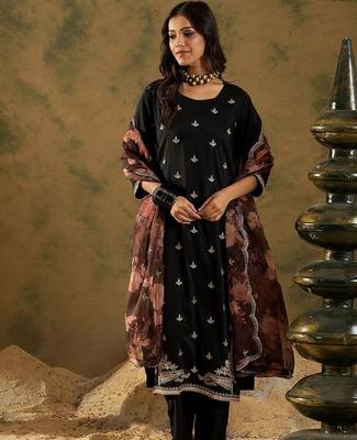 Women Ethnic Motifs Embroidered Regular Kurta with Trousers & With Dupatta 2