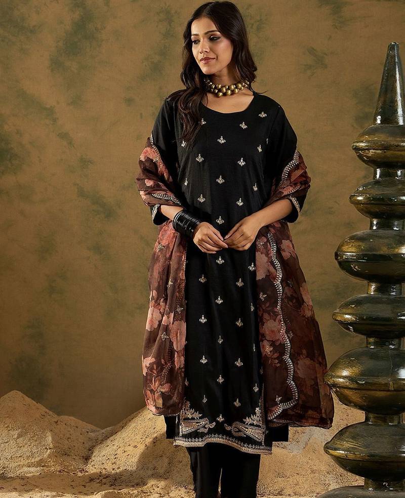 Women Ethnic Motifs Embroidered Regular Kurta with Trousers & With Dupatta