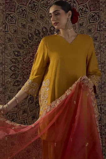 Ethnic Motifs Embroidered V-Neck Zari Straight Kurta With Trousers & Dupatta