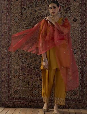 Ethnic Motifs Embroidered V-Neck Zari Straight Kurta With Trousers & Dupatta 3