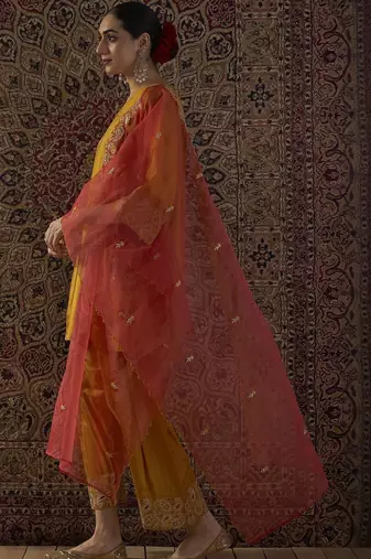 Ethnic Motifs Embroidered V-Neck Zari Straight Kurta With Trousers & Dupatta
