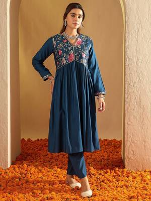 Floral Yoke Design Empire A-Line Sequinned Liva Kurta with Trousers 1