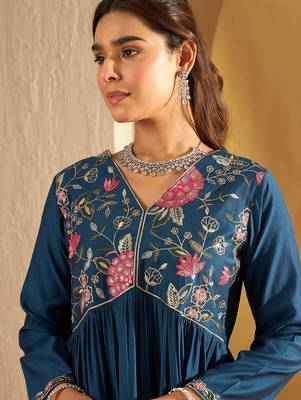 Floral Yoke Design Empire A-Line Sequinned Liva Kurta with Trousers 2
