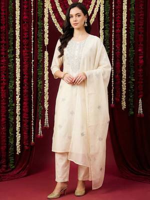 Women Ethnic Motifs Embroidered Regular Thread Work Pure Cotton Kurta with Trousers & With Dupatta 1