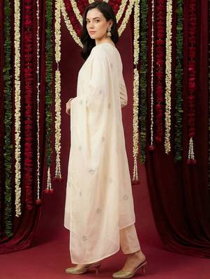 Women Ethnic Motifs Embroidered Regular Thread Work Pure Cotton Kurta with Trousers & With Dupatta 2