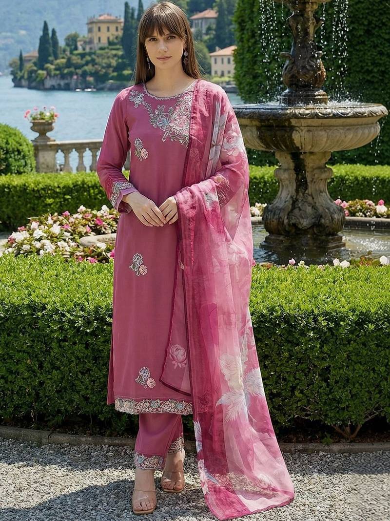 Women Floral Embroidered Regular Thread Work Kurta with Trousers & With Dupatta