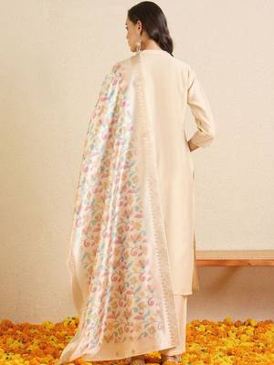 Women Floral Embroidered Regular Thread Work Kurta with Trousers & With Dupatta 3