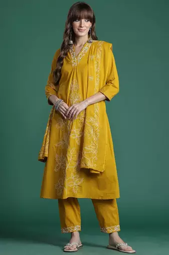 Floral Embroidered Thread Work Pure Cotton Kurta with Trousers & With Dupatta