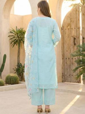 Women Floral Embroidered Regular Thread Work Kurta with Palazzos & With Dupatta 5