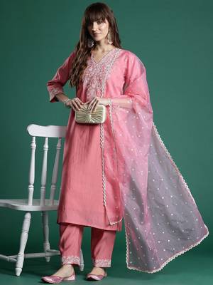 Floral Embroidered Sequinned Liva Kurta With Trousers & Dupatta 7