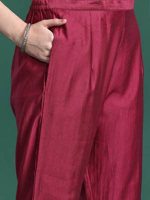Women Embroidered Straight Kurta Set 3