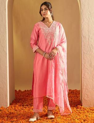 Floral Embroidered Liva V-Neck Straight Kurta With Trousers And Dupatta 2