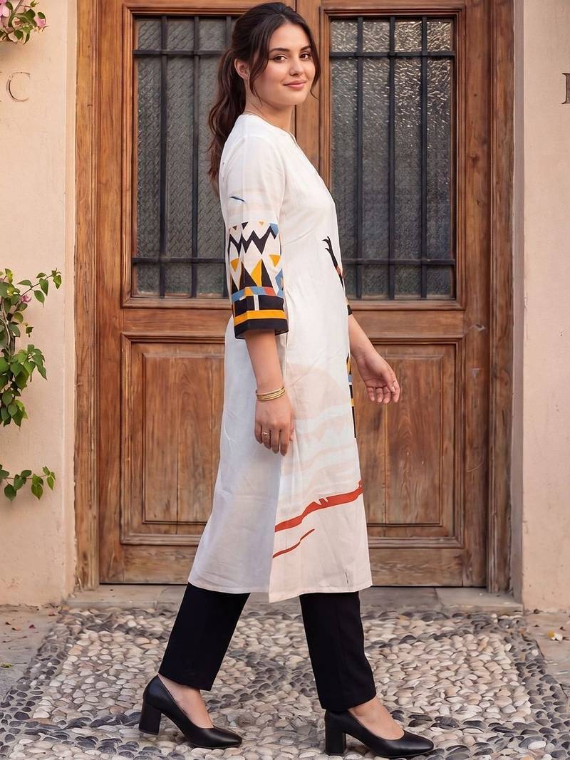 Women Printed Regular Kurta with Trousers