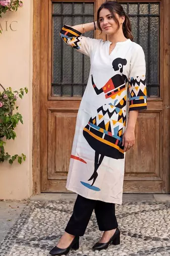 Women Printed Regular Kurta with Trousers