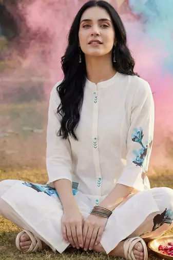Women Floral Printed Regular Pure Cotton Kurta with Trousers