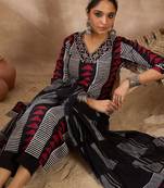 Women Printed Regular Thread Work Pure Cotton Kurta with Trousers & With Dupatta