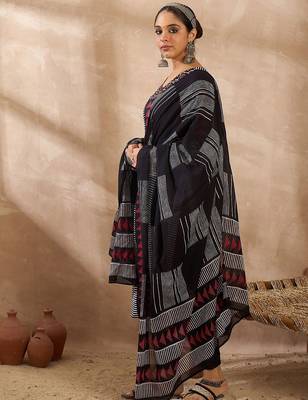 Women Printed Regular Thread Work Pure Cotton Kurta with Trousers & With Dupatta 5