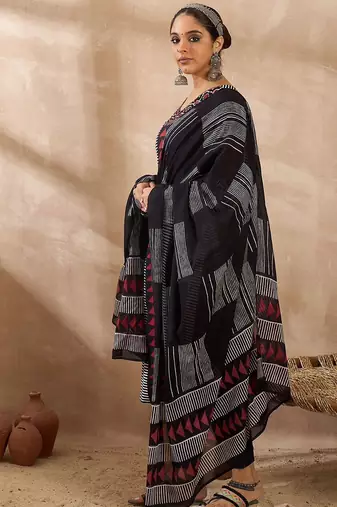 Women Printed Regular Thread Work Pure Cotton Kurta with Trousers & With Dupatta