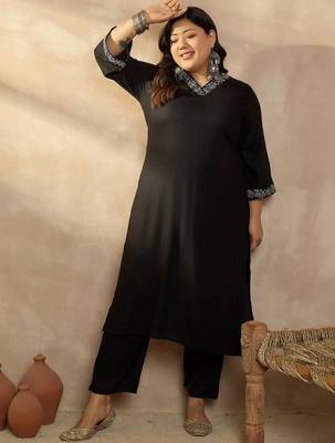 Women Plus Size Regular Thread Work Kurta with Trousers 1
