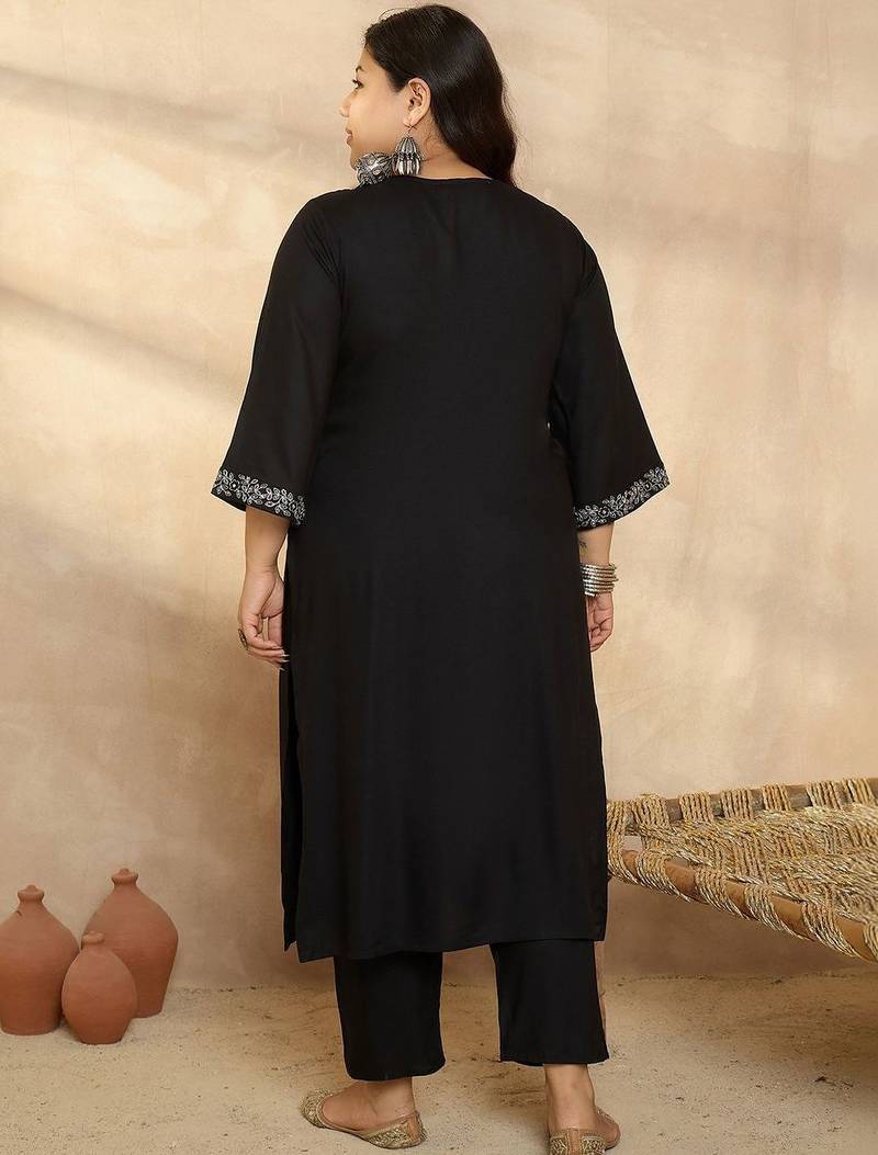 Women Plus Size Regular Thread Work Kurta with Trousers