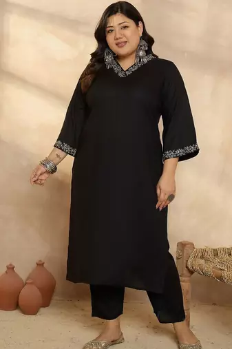 Women Plus Size Regular Thread Work Kurta with Trousers