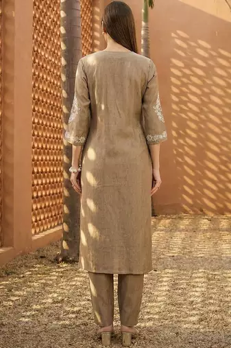 Women Ethnic Motifs Embroidered Regular Thread Work Kurta with Trousers