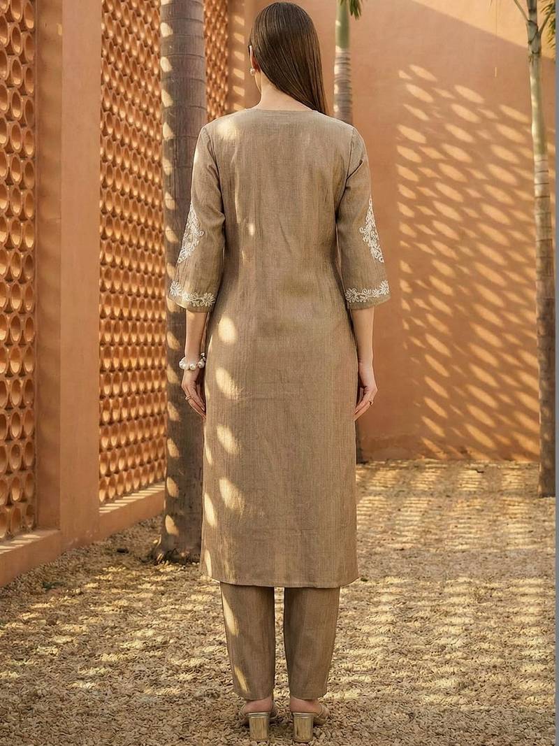 Women Ethnic Motifs Embroidered Regular Thread Work Kurta with Trousers