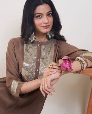 Sequinned Straight Kurta With Trouser 2