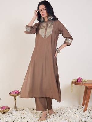 Sequinned Straight Kurta With Trouser 4