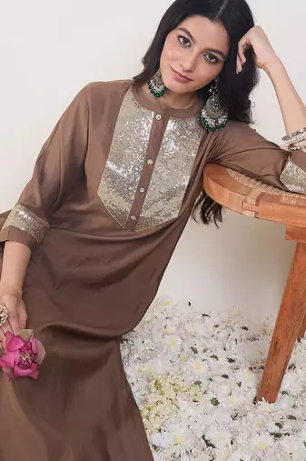 Sequinned Straight Kurta With Trouser