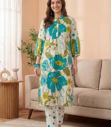 Women Floral Printed Band Collar Straight Kurta with Pyjamas