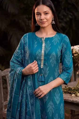 Women Ethnic Motifs Printed Regular Thread Work Linen Kurta with Trousers & With Dupatta