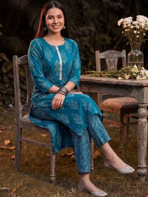 Women Ethnic Motifs Printed Regular Thread Work Linen Kurta with Trousers & With Dupatta 5