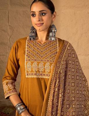 Women Printed Straight Pure Cotton Kurta Trousers With Printed Dupatta set 1