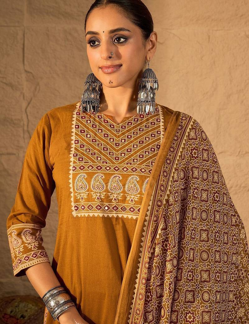 Women Printed Straight Pure Cotton Kurta Trousers With Printed Dupatta set