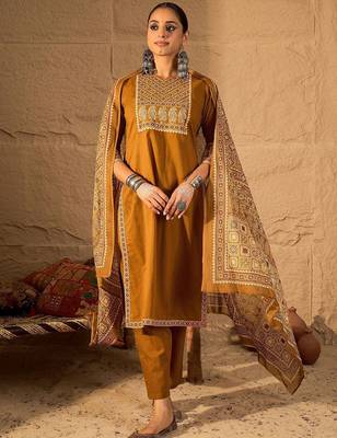 Women Printed Straight Pure Cotton Kurta Trousers With Printed Dupatta set 2