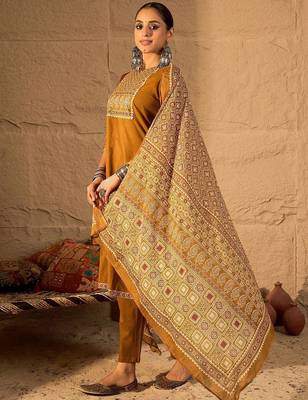Women Printed Straight Pure Cotton Kurta Trousers With Printed Dupatta set 3