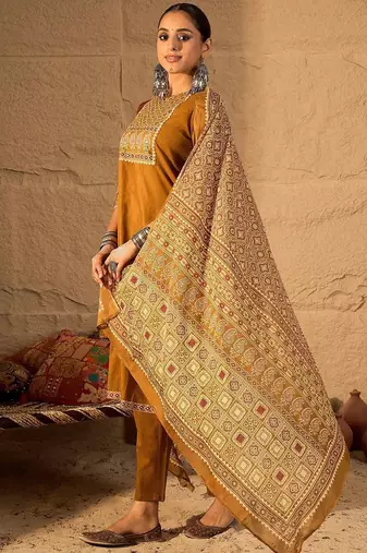 Women Printed Straight Pure Cotton Kurta Trousers With Printed Dupatta set