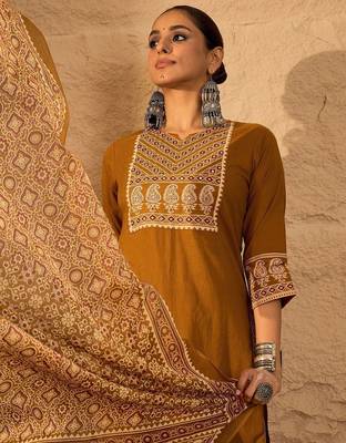 Women Printed Straight Pure Cotton Kurta Trousers With Printed Dupatta set 6