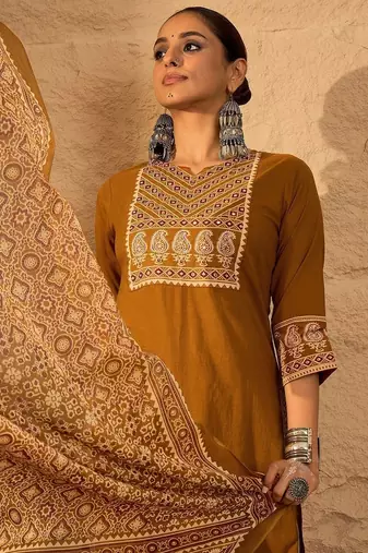 Women Printed Straight Pure Cotton Kurta Trousers With Printed Dupatta set