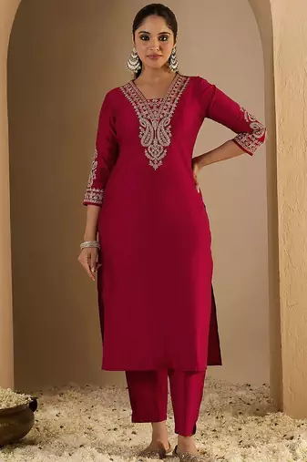 Women Ethnic Motifs Embroidered Regular Liva Straight Kurta with Trousers