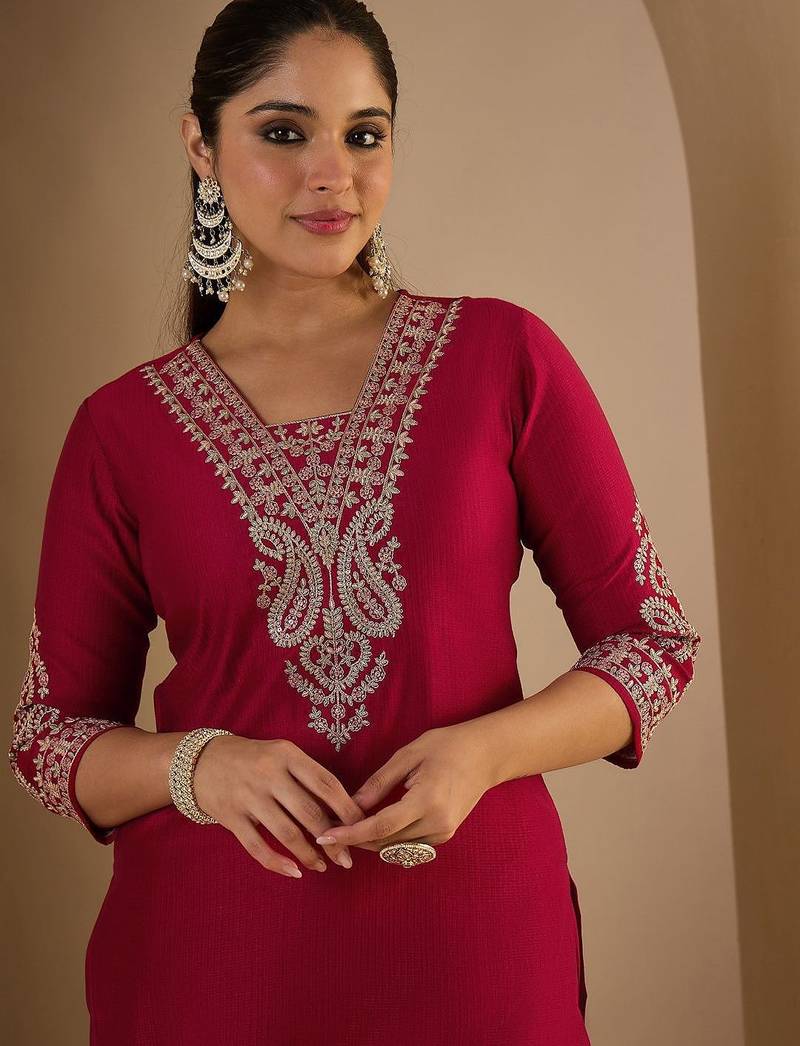 Women Ethnic Motifs Embroidered Regular Liva Straight Kurta with Trousers