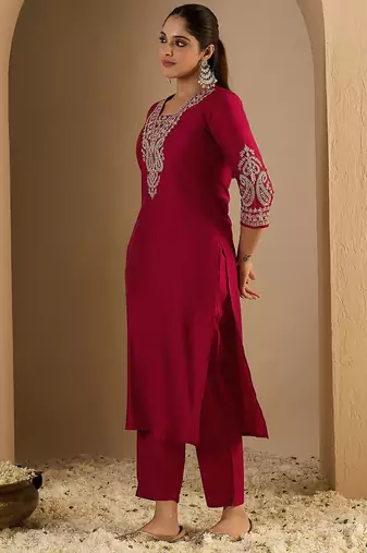 Women Ethnic Motifs Embroidered Regular Liva Straight Kurta with Trousers