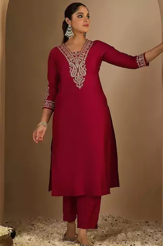 Women Ethnic Motifs Embroidered Regular Liva Straight Kurta with Trousers