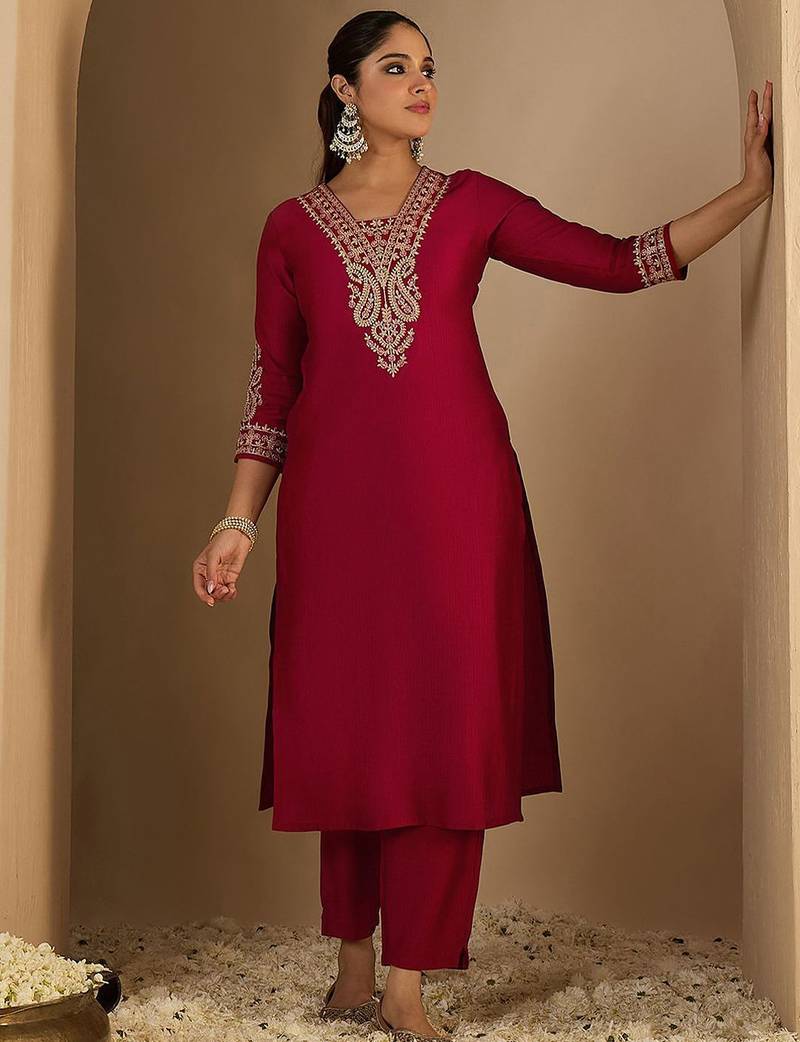 Women Ethnic Motifs Embroidered Regular Liva Straight Kurta with Trousers