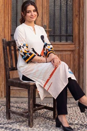 Women Printed Regular Kurta with Trousers