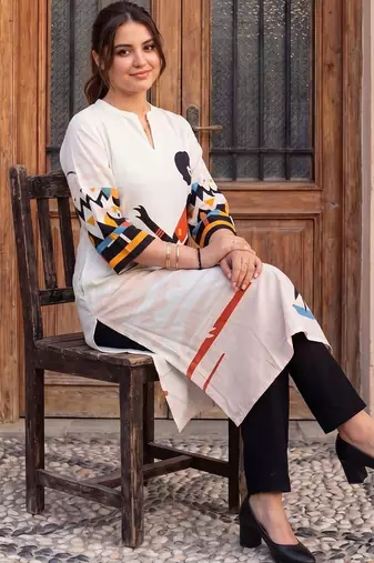 Women Printed Regular Kurta with Trousers
