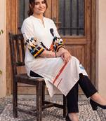 Women Printed Regular Kurta with Trousers