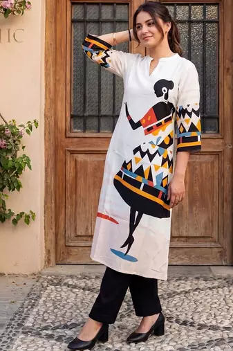 Women Printed Regular Kurta with Trousers
